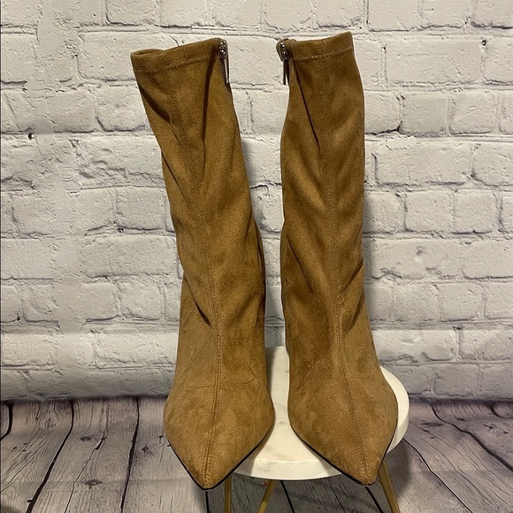 Marc Fisher MillaryTan Suede Ankle Boots Sz 11 - Picture 2 of 8